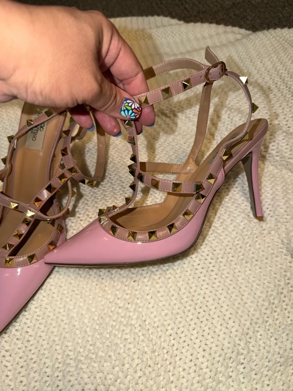 Valentino Garavani Pink Patent Leather Rockstud Pointed Slingbacks - Picture 2 of 5